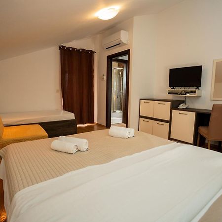 Kustići Bed & Breakfast Marta & Tona المظهر الخارجي الصورة