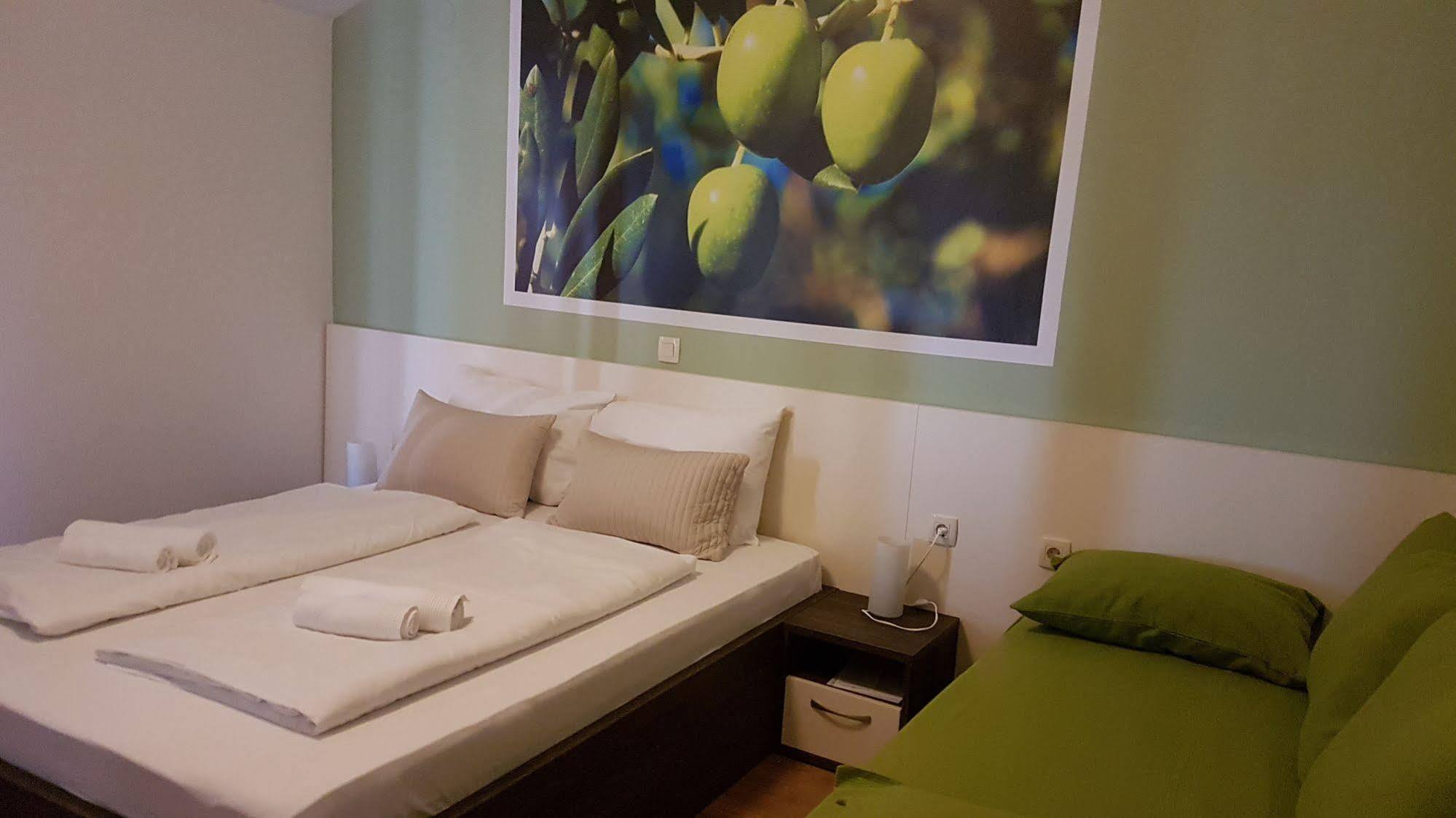 Kustići Bed & Breakfast Marta & Tona المظهر الخارجي الصورة